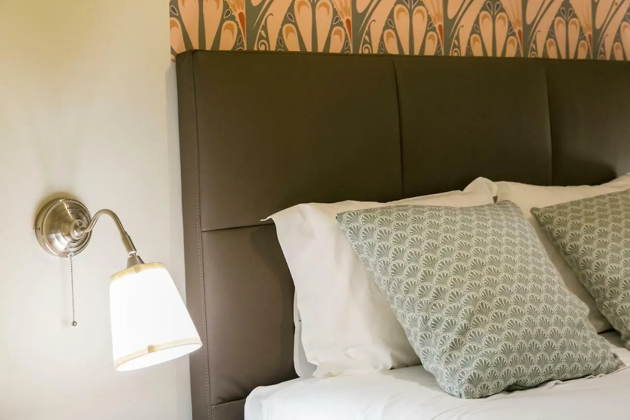 Art Deco 4 Bedrooms Flat In The City Center Lisbon Portugal