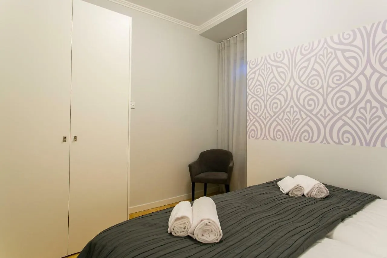 Art Deco 4 Bedrooms Flat In The City Center Lisbon