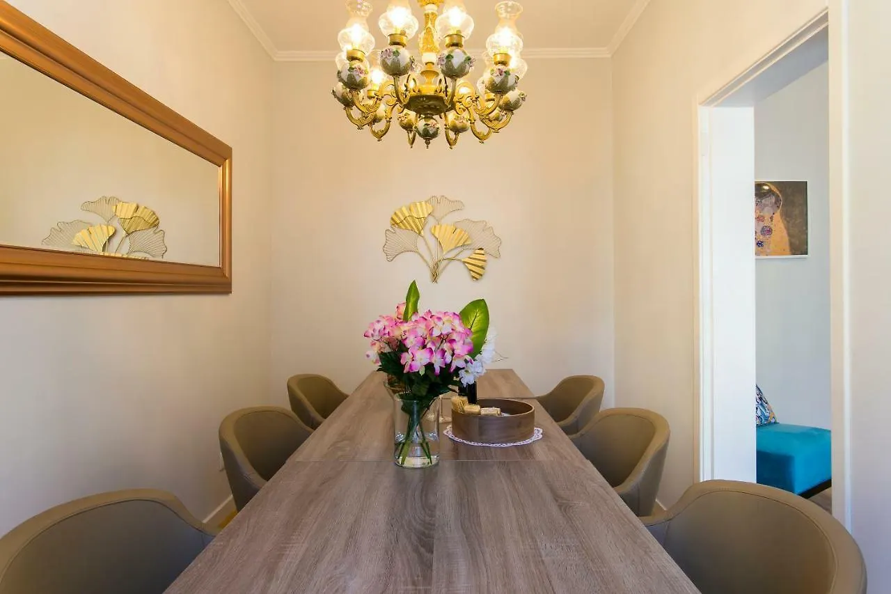 Art Deco 4 Bedrooms Flat In The City Center Лиссабон