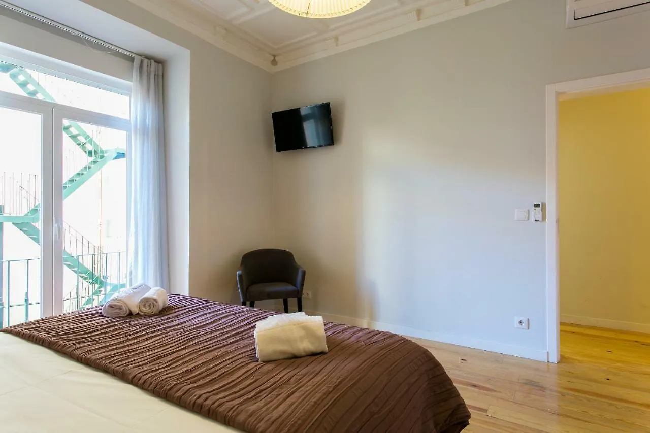 Апартаменты Art Deco 4 Bedrooms Flat In The City Center Лиссабон
